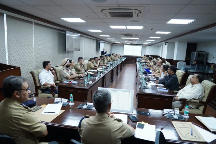 dgp-gaurav-yadav-chairs-state-level-meeting-to-review-yudh-nashian-virudh-and-assess-law-and-order-situation डीजीपी गौरव यादव ने युद्ध नशों विरुद्ध की समीक्षा करने और कानून और व्यवस्था की स्थिति का जायज़ा लेने के लिए राज्य स्तरीय मीटिंग की अध्यक्षता की