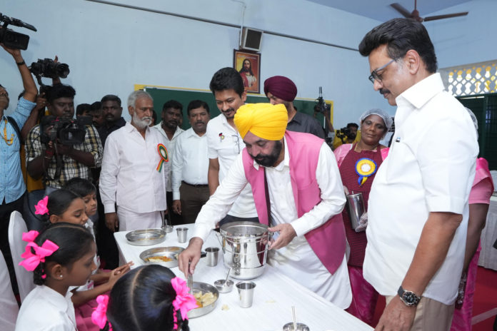 will-explore-feasibility-of-replicating-tamil-nadus-chief-minister-breakfast-scheme-in-punjab-cm-bhagwant-mann तमिलनाडु की 'मुख्यमंत्री ब्रेकफास्ट स्कीम ' को पंजाब में लागू करने की संभावनाएं तलाशेंगे: मुख्यमंत्री भगवंत मान