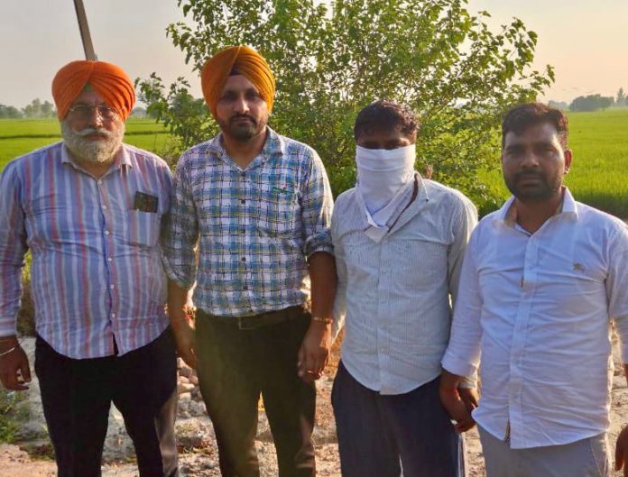 zero-tolerance-against-corruption-clerk-nabbed-red-handed-taking-rs-60000-bribe भ्रष्टाचार के खिलाफ ज़ीरो सहनशीलता ; 60,000 रुपये की रिश्वत लेते क्लर्क को विजीलेंस ब्यूरो ने रंगे हाथों काबू किया
